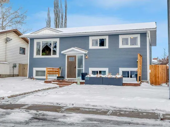107 W Park Rd, Strathmore, AB T1P 1H7