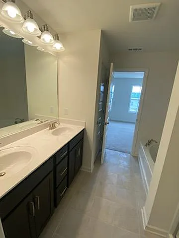 107 Brighton Ln E — Photo 8