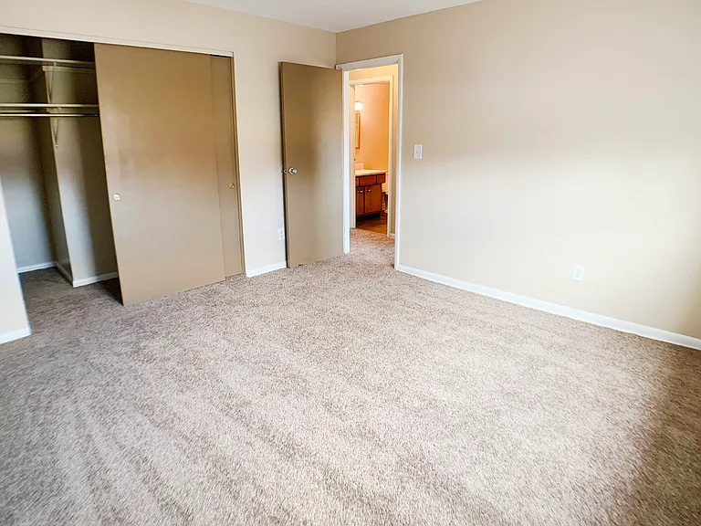 Sharondale Woods Apartments — Photo 32