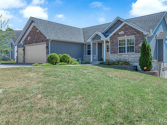 2nd image of 334 Cuivre Creek Ct