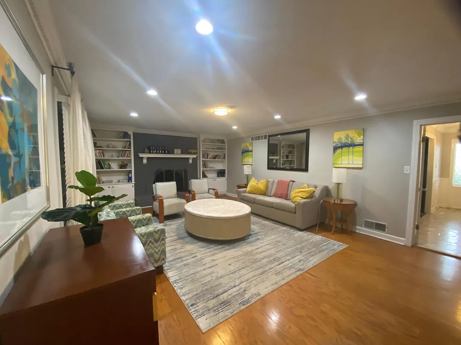 6 bed, 3.5 bath, 4000 sqft, $7,995 — Photo 3