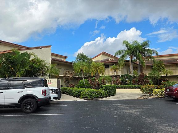 3rd image of 8751 Holly Court #202