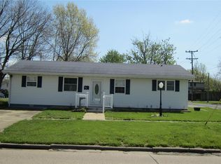 1002 N 6th St, Vandalia, IL 62471