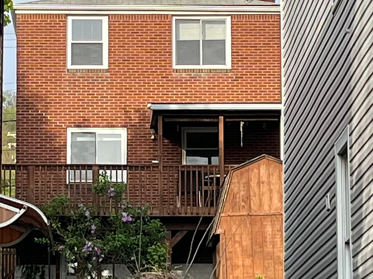 449 Duss Ave — Photo 4