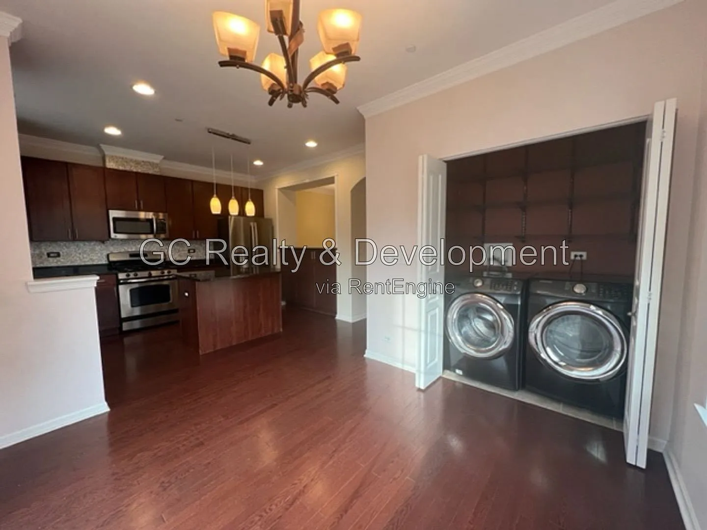 3 bed, 2.5 bath, 2162 sqft, $3,395 — Photo 2