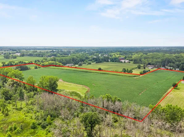 Julius Dr, Greenville, WI 54942