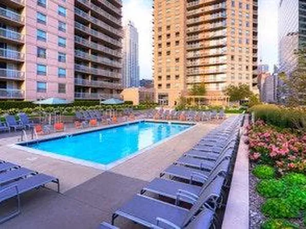 545 N Dearborn St, Chicago, IL