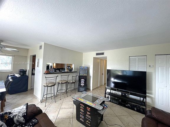 2nd image of 16508 NE 26th Ave APT 405