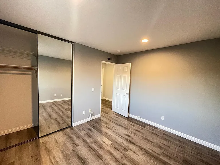 7210 Fargate Ter — Photo 17