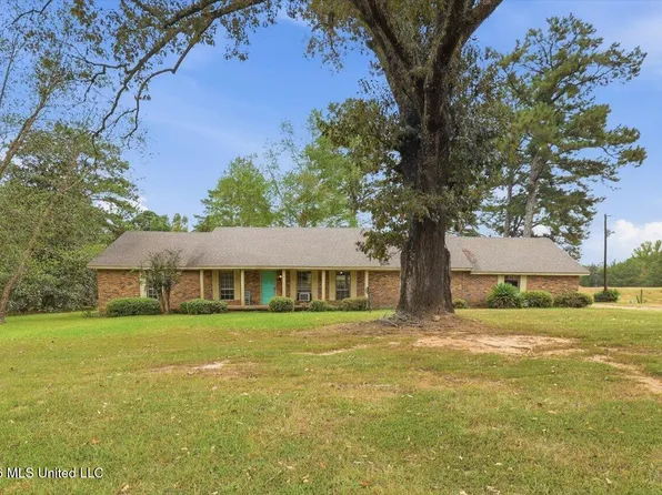 2832 N Mississippi Pkwy #43, Canton, MS 39046