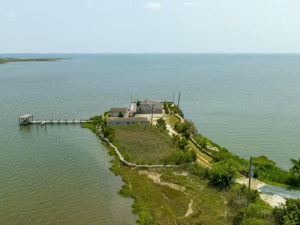2895 William Maddox Rd, Crisfield, MD 21817