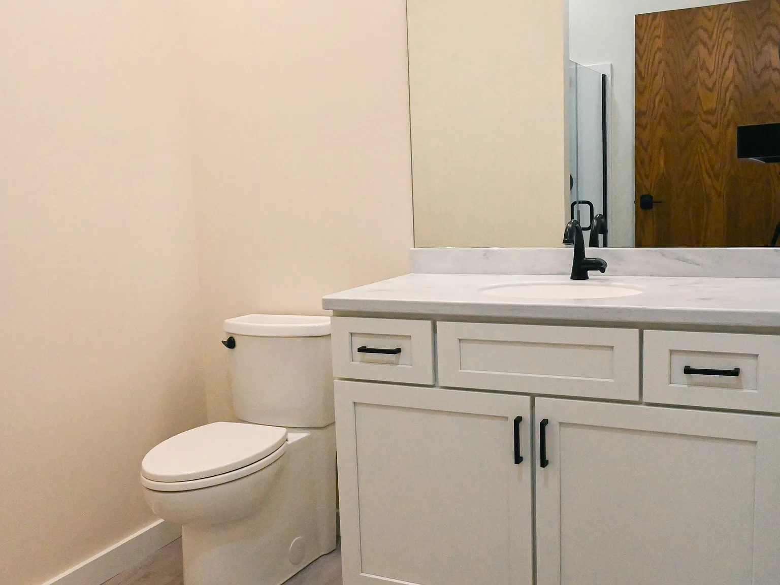 3 bed, 1150 sqft, $2,300 — Photo 4