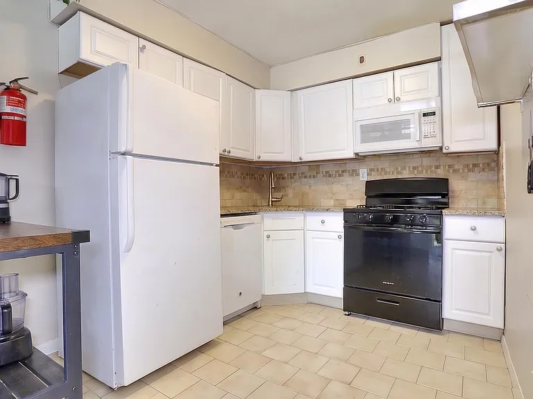 502 Central Ave #B1 — Photo 5