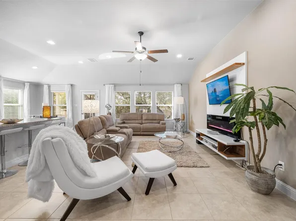 5302 Thunderbird, Lago Vista, TX 78645