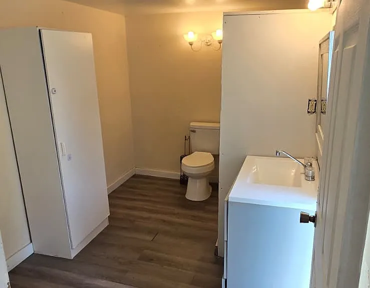 300 N Hamilton St #2 — Photo 5