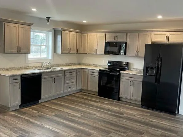 222 New Boston Rd #1&2, Bangor, ME 04401