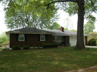 1309 SW Skyline Dr, Blue Springs, MO 64015