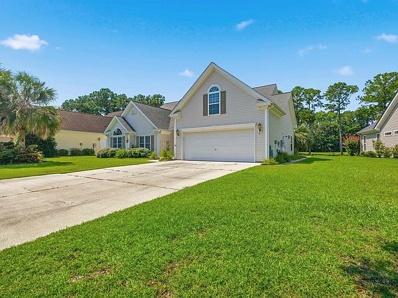 3rd image of 131 Wicklow Dr.