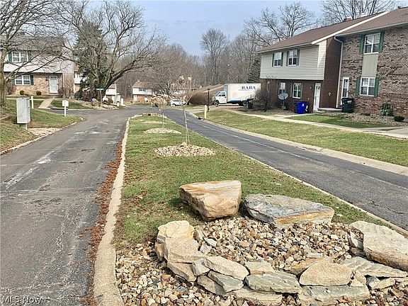 3rd image of 4442 Sandelwood Dr