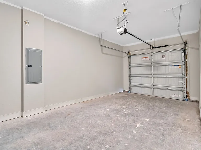 440 N 1st Ave — Photo 8