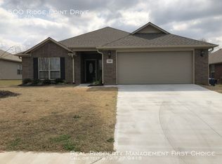 500 Ridge Point Dr, Fort Smith, AR 72908