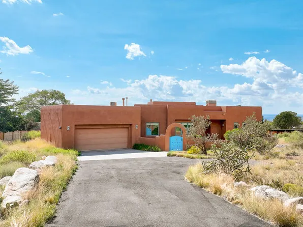 908 Tramway Ln NE, Albuquerque, NM 87122