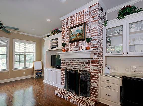 3rd image of 2130 Evansburg Ln