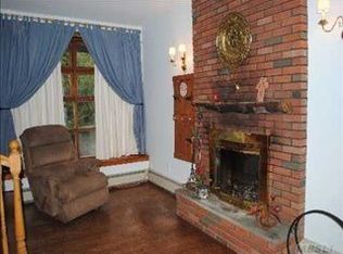140 Oceanside St, Islip Terrace, NY 11752