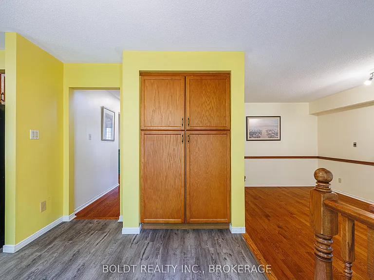64 Carmine Cres — Photo 11