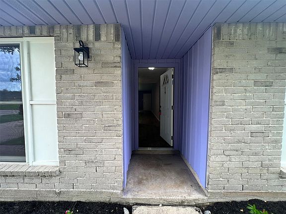 4th image of 9587 Sutter Park Ln
