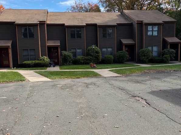 10 Cianci Ave APT 19, Plainville, CT 06062