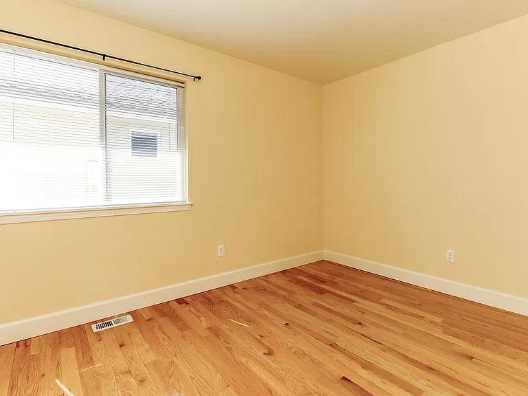 1861 Palisade Blvd — Photo 14