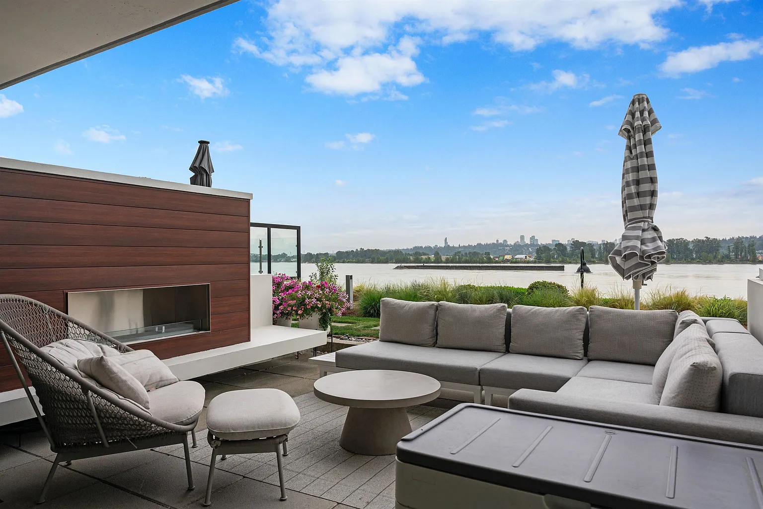 210 Salter St #Townhouse 210 photo 1