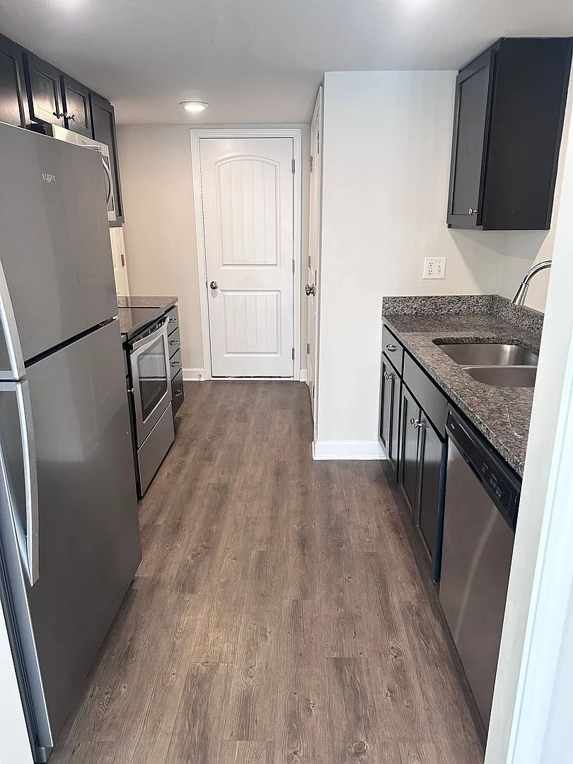 3 Bed | 2.5 Bath | 1 Car Garage Townhome in Grain Valley — Photo 3