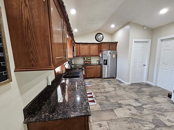 4th image of 46 Lyndale Ct