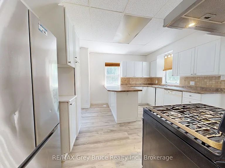 218 Denmark St — Photo 8