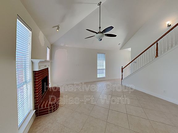 5th image of 2220 Chapman Dr