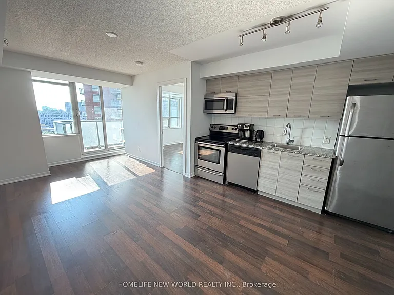20 Joe Shuster Way #1017 — Photo 4