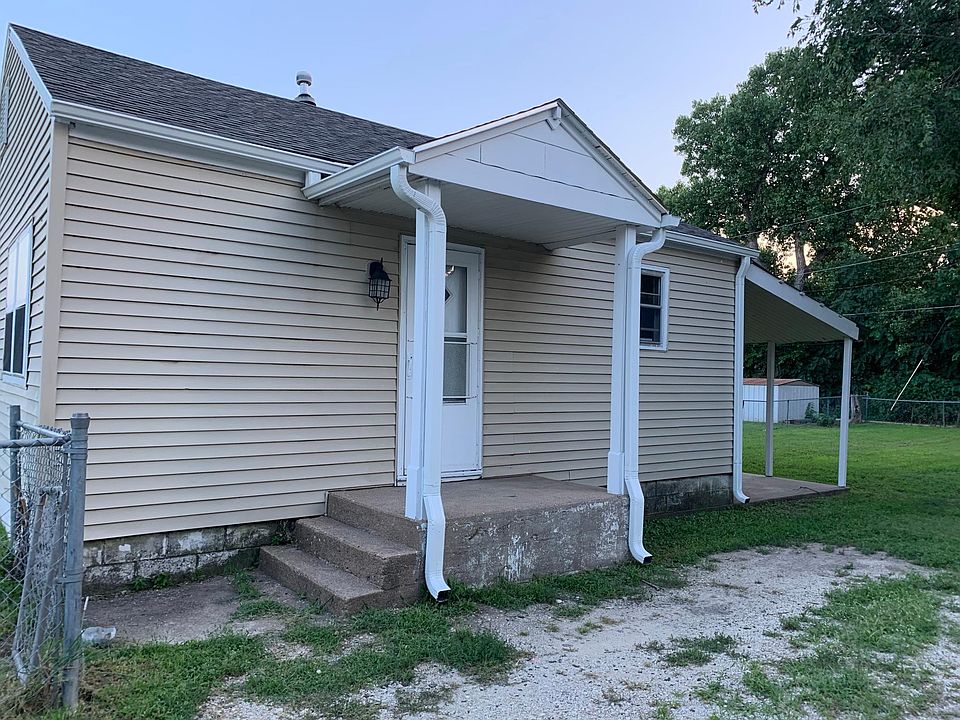 1st image of 717 N 2nd St