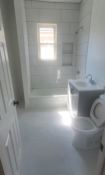 66 Franklin Ave #3 — Photo 8