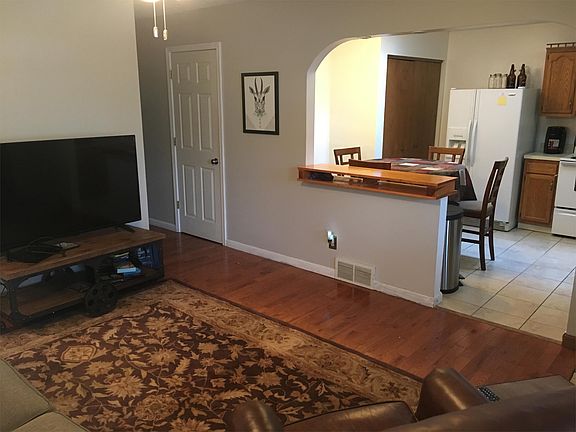 3rd image of 13 Brick Lane Ct