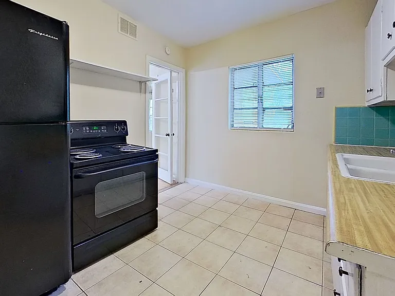 607 Garden Cliff Ct — Photo 5