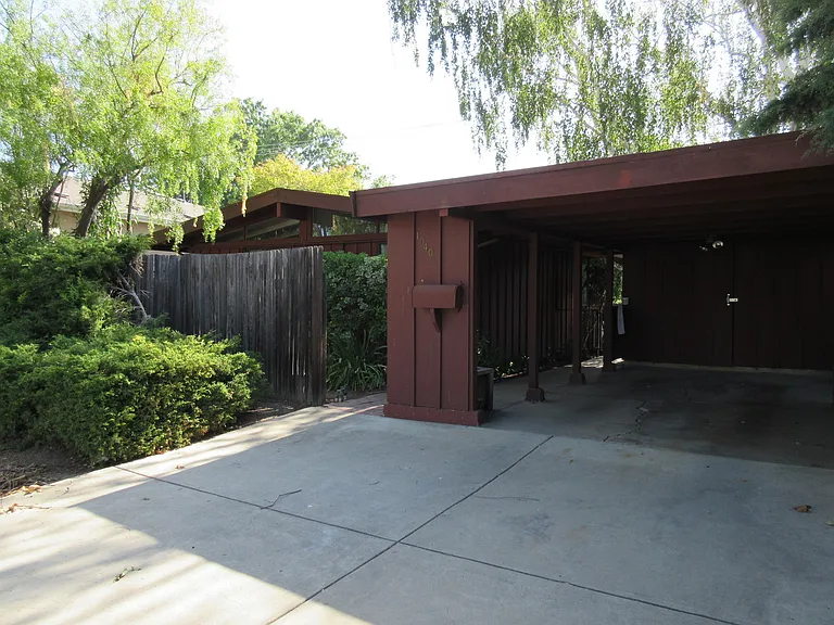 10400 Johnson Ave — Photo 14