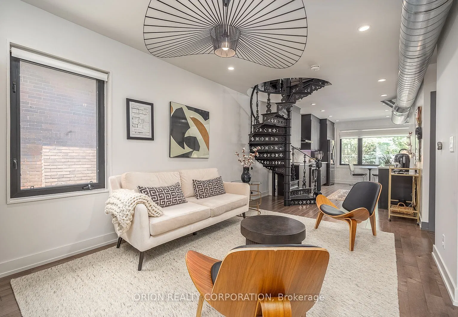 4 bed, $6,000 — Photo 1