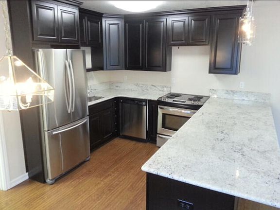 3rd image of 259 NE Cedar Ave #259