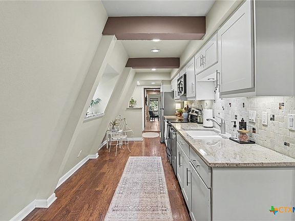 5th image of 898 Buerger Ln
