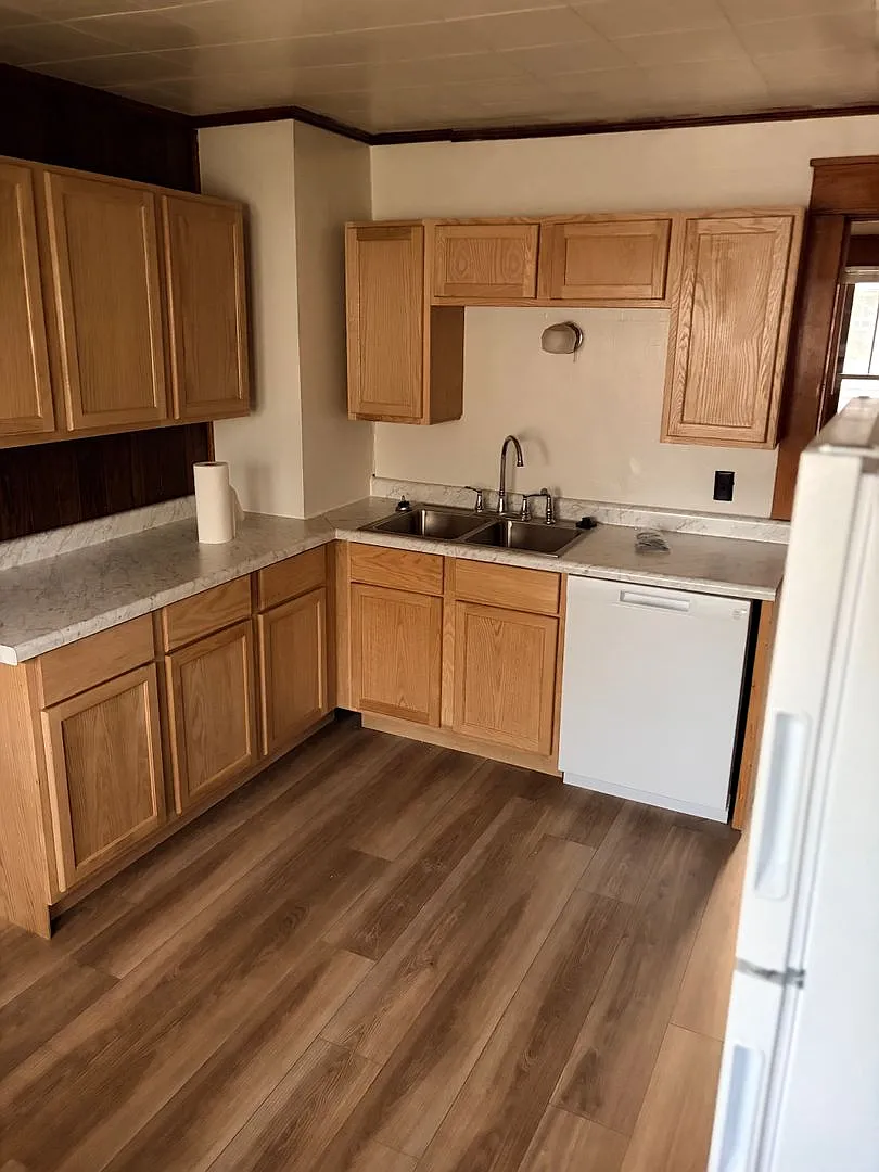 414 E Hillside Drive — Photo 2