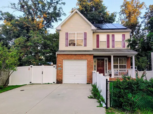 909 8th St, Pasadena, MD 21122