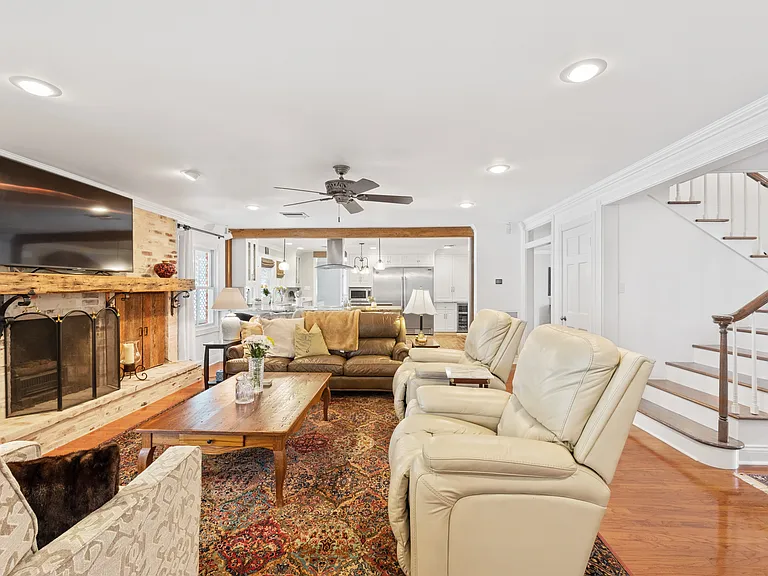 1026 S Morgan Ave — Photo 8