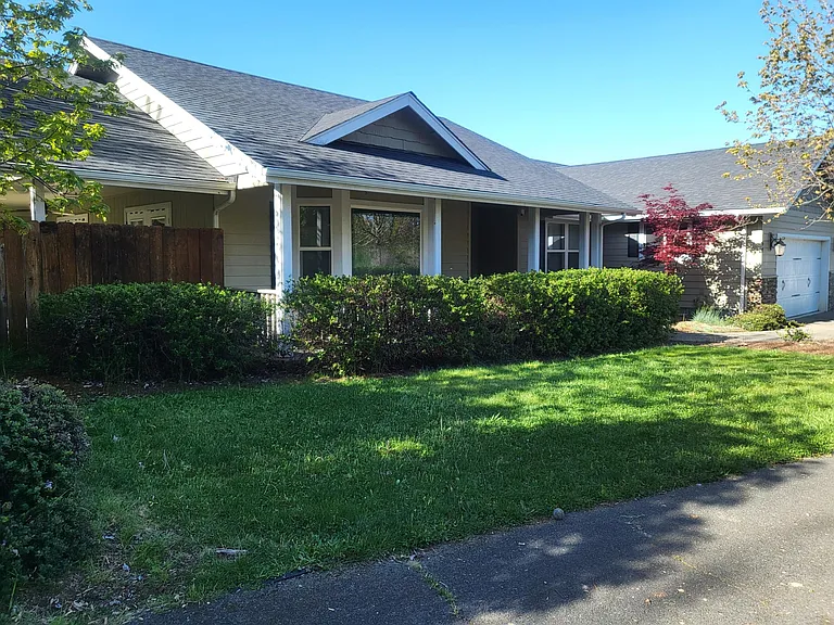 159 SE Aztec Ct — Photo 7